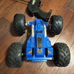 壊れてしまったラジコンの画像