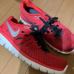 ナイキスニーカー赤25センチの画像