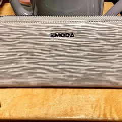 お取引中【EMODA】 長財布  の画像