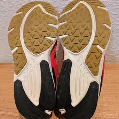 【中古品】ニューバランス　HANZO　19.5cm　キッズ　スニーカー　赤の画像