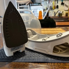 【お取引中】美品★ コードレススチーム　アイロン【SIR-04CL-A】の画像