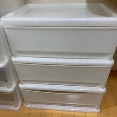 衣装ケース 2個