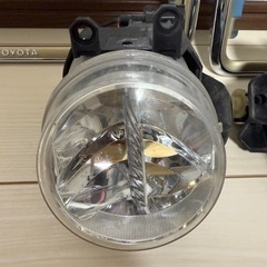 トヨタ純正ナンバーフレーム 210クラウンアスリート　純正フォグ の画像