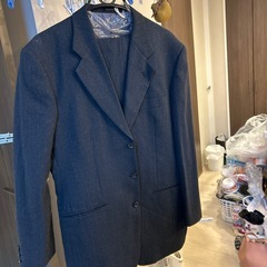 男性スーツ上下の画像