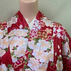 卒業式用二尺袖　赤に桜ブーケL used品　訳ありセールの画像