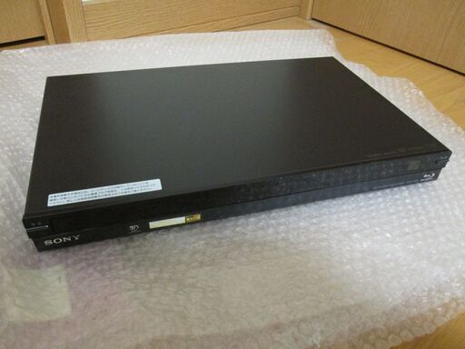 ブルーレイレコーダーと19インチ液晶TV