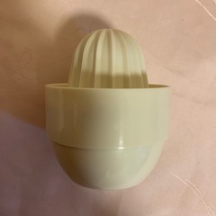 フルーツ搾り器