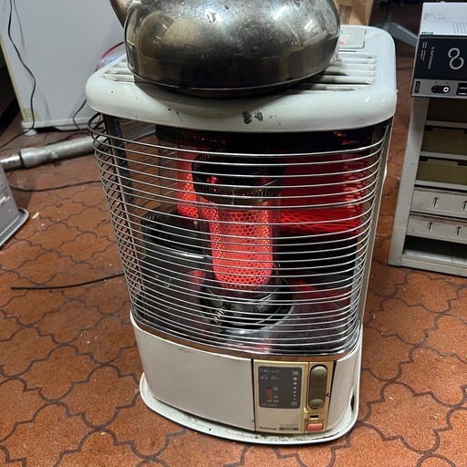 石油ストーブ　ファン付き※