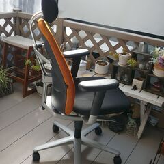 【値下げ】中古　高級　定価135,700円　内田洋行　ウチダ(UCHIDA) オフィスチェア CAST(キャスト)シリーズ CA2-520B 5-304-6213　OAチェア　デスクチェア　事務椅子　パソコンチェアの画像