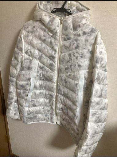 週末値下げ❗️Nike ダウンジャケット ホワイト・グレー迷彩