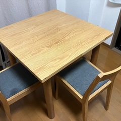 無印良品　テーブルとチェア2点の画像