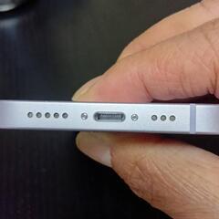 【中古、傷アリ】iPhone14 128GB [パープル]　docomoSIMフリーの画像