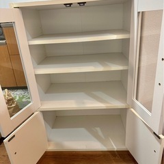 食器棚の画像
