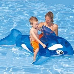シャチ浮き輪🐬の画像