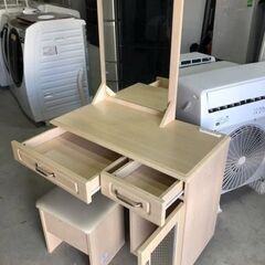 ドレッサー　椅子セットの画像