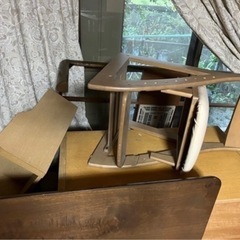 学習机、椅子、巻野内の川畑の画像