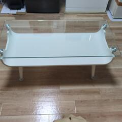 ガラステーブルの画像