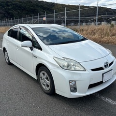 30プリウス　北九州　パールホワイト