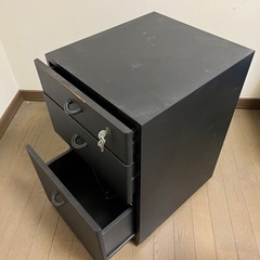 棚　3段　鍵ありの画像