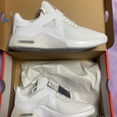 ※期間限定値下げ【新品未使用品】NIKE AIR MAX BELLA TR 5の画像