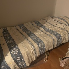 シングルベッドと布団のセット