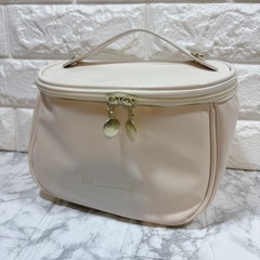 メイクポーチ　白　アイボリー　かわいい　化粧ポーチ　大容量　ポーチの画像