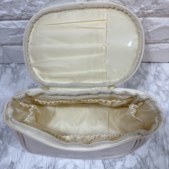 メイクポーチ　白　アイボリー　かわいい　化粧ポーチ　大容量　ポーチの画像