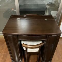 テーブルにもなるドレッサー