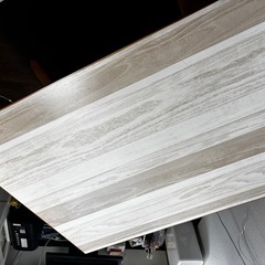 ダイニングテーブルの画像