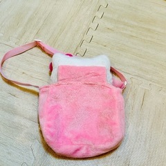 キティちゃんのバッグの画像