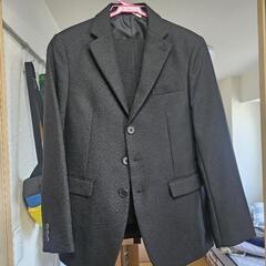 子供用のスーツセットです