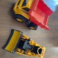 ダンプとブルドーザー