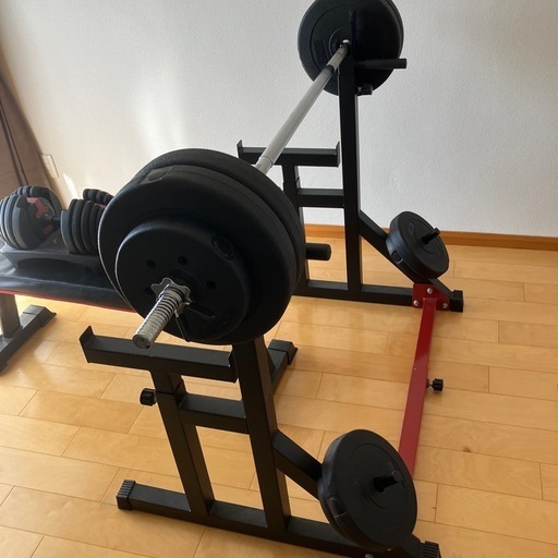 バーベル，筋トレ道具一式沢山。