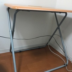 【値下げ】折りたたみ式デスクの画像
