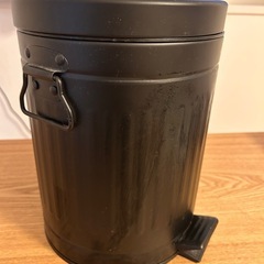 ゴミ箱の画像