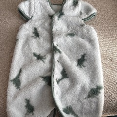 赤ちゃん用品　スタイ、スイーパー、レッグウォーマーの画像