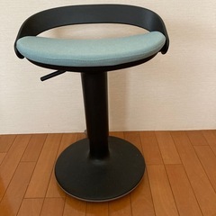 【値下げ】未使用品　スイングする昇降イス