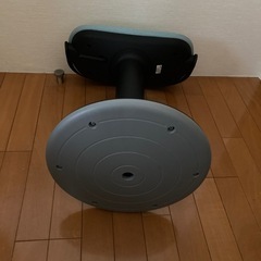 【値下げ】未使用品　スイングする昇降イスの画像