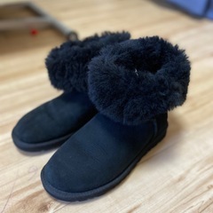 【ほぼ新品✨】元値約3万　ブランド　UGG ブーツ　23cm　ボ...