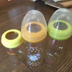 母乳実感　ピジョン哺乳瓶3本(プラスチック製)