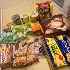 お菓子　カップ麺　まとめ売り