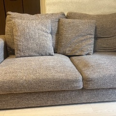 ソファー　3月1日までにお願いしますの画像