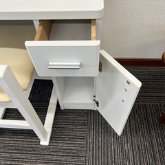 ドレッサー鏡台の画像