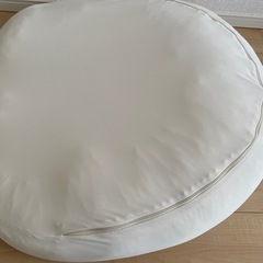 赤ちゃん ベビー用品 吐き戻し防止クッション 西松屋 新生児 乳幼児 子供グッズ　0歳〜 丸型円形 カバー取り外し可能の画像