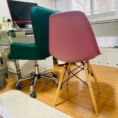 【買取業者3/18】イームズチェア リプロダクト品　ピンク