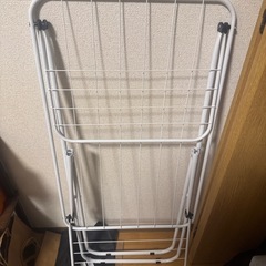 折り畳み 物干し 折り畳み室内用物干し 組立不要 物干しラック 物干しスタンド 小型 洗濯物干し 布団干し 室内物干し タオル掛け 花粉 梅雨対策 室内 屋外 組立不要
の画像