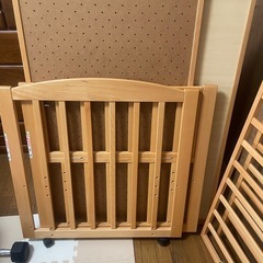 ベビーベッド　差し上げます