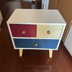 3段チェスト – 実用的でおしゃれな収納家具!