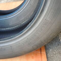 経自動車用　タイヤ　2本の画像