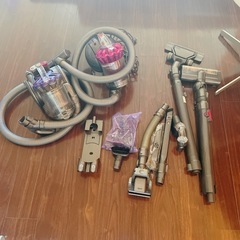 【無料】ダイソン　掃除機　2つ